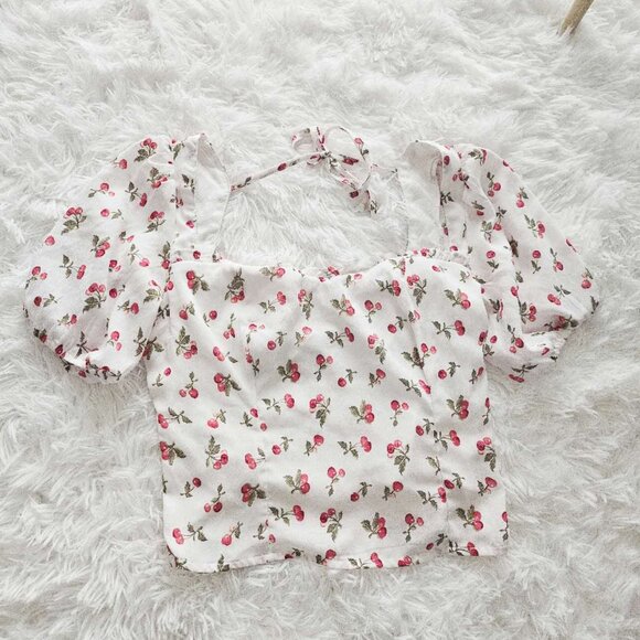 Abercrombie & Fitch Square Neck Puff Sleeve Top Cherry Print - Picture 2 of 4